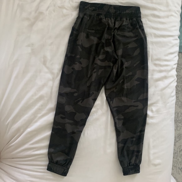 Albion Camo Destination Joggers - Picture 4 of 6
